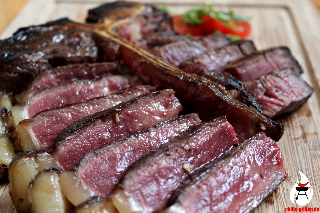 Porterhouse-Steak mit einer Chili-Honig-Glasur