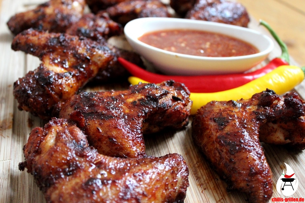 Asia-Wings mit einer Limetten-Chili-Sauce