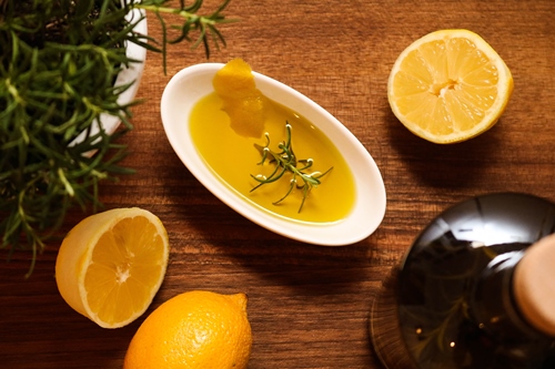 Zitronen-Rosmarin-Öl